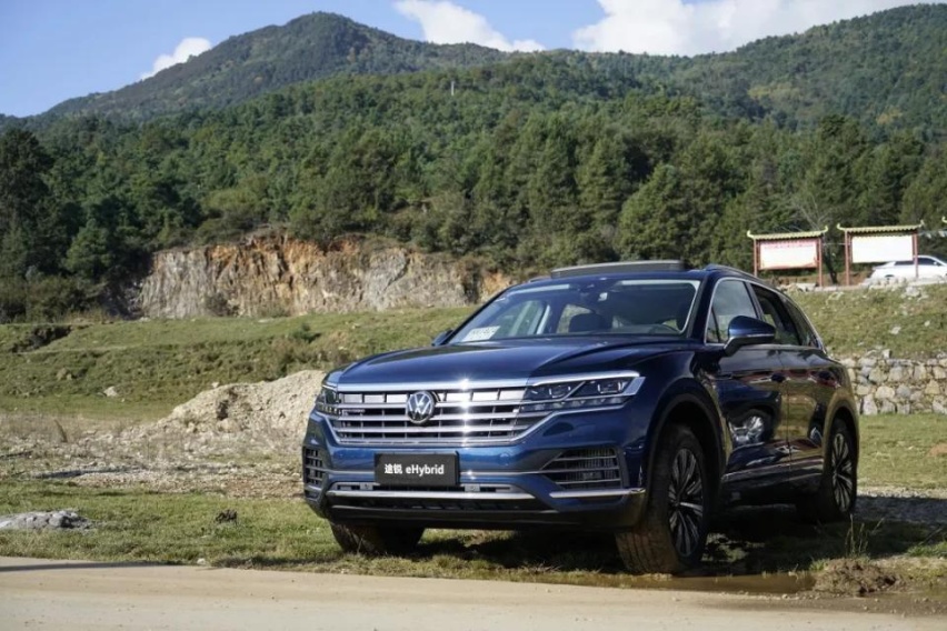 大众途锐eHYBRID：加速快过3.0T+更低价格，不香么