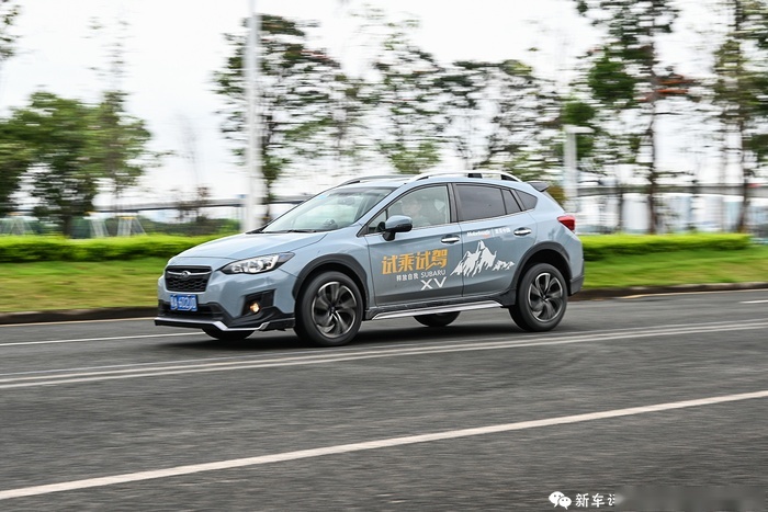2.0L水平对置发动机，理工般的外观，斯巴鲁XV你买吗？