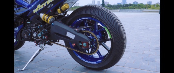 踏板车改出公升级感觉，越南玩家的Exciter 150改装作