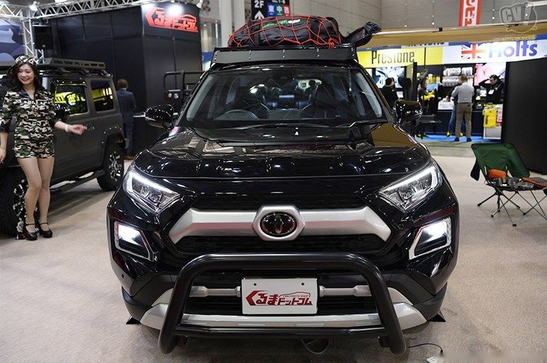 文能大嘴玩低趴，武能升高搞越野，看七种风格改装的丰田RAV4