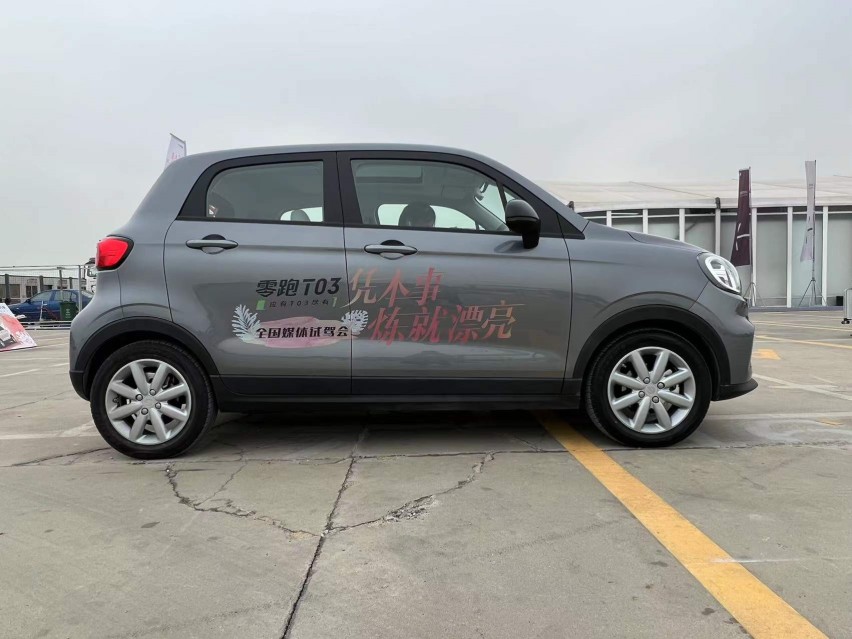 带着问题去试驾：让十万以内纯电小车“更好开”，零跑T03凭什么？