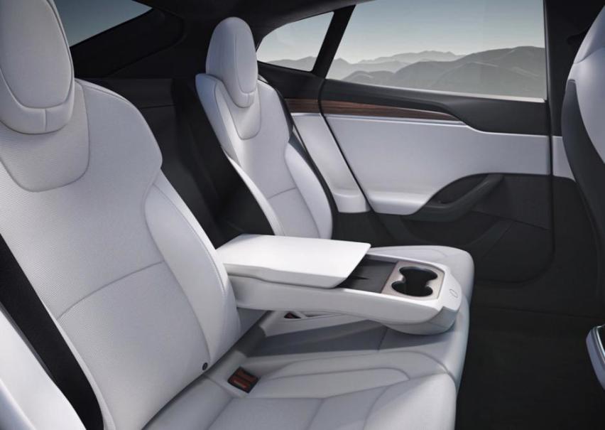 一超多强的特斯拉，推出的Model S Plaid，105.9万起都被