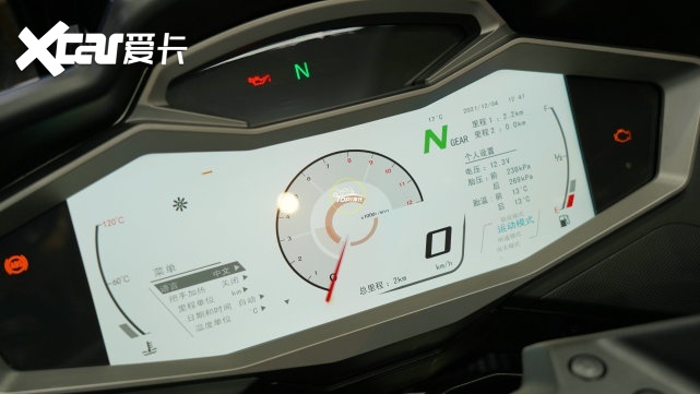 国产摩托车的巅峰之作春风1250trg到店实拍