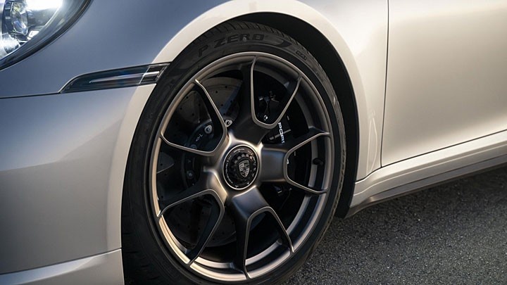 又得拼手速抢车，保时捷911 Turbo 50周年纪念版发布