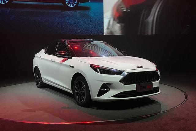 售价8.48万元起，江淮嘉悦A5上市，同级最大尺寸空间