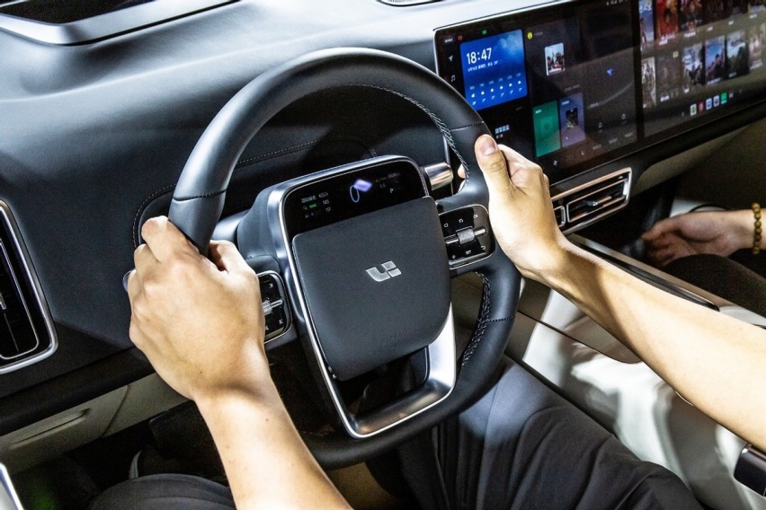 理想 L9 深度解析:“家用 SUV”的多元宇宙