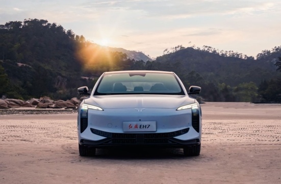 3.5秒破百、820km超长续航：红旗EH7究竟有多“All in”？