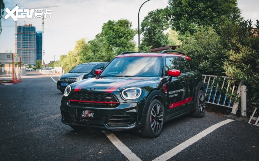 好了好了,不卖关子了,这次k哥拿到了一台mini jcw countryman(参数