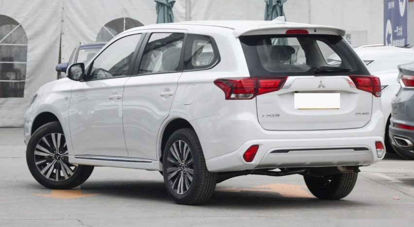 “最敢降”的合资大5座SUV！售价16万，现仅10万，曾一车难求