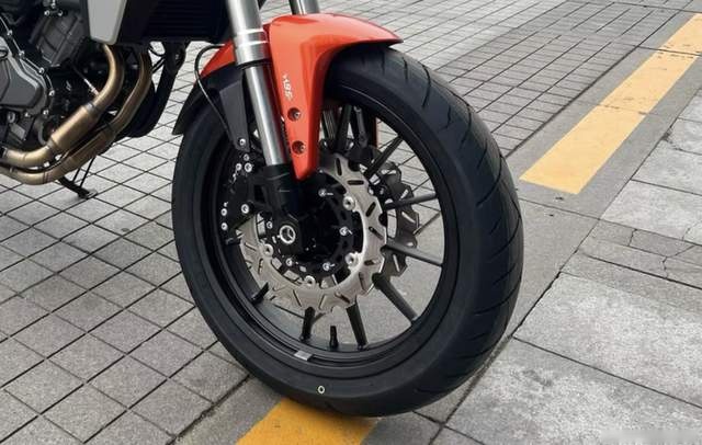 3万多即可圆梦？双缸水冷350cc，复古运动外观，年轻人第一辆哈雷！