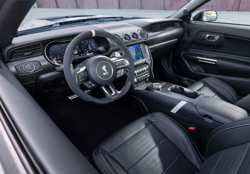 5.2L机增V8迸发900匹！这福特新车海外仅售35万人民币！