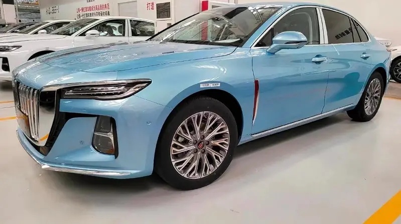 红旗H5换新现身 搭自研2.0T发动机 复刻H9+近5米车长