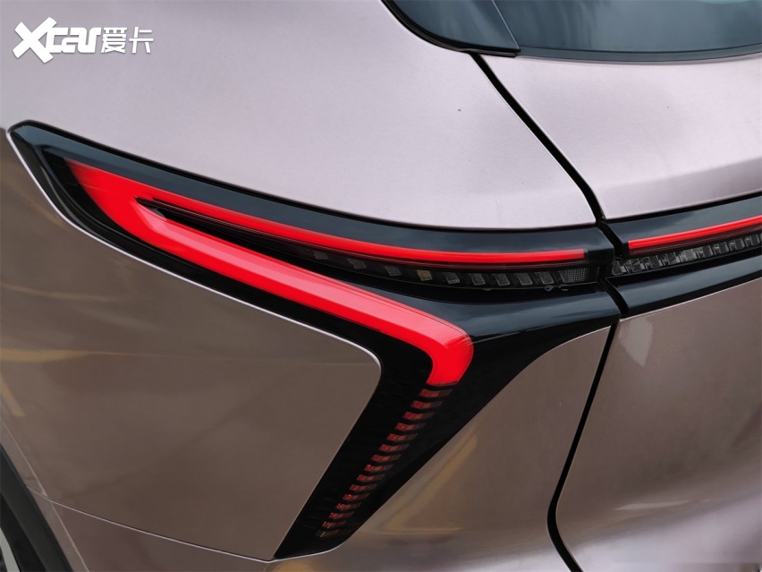 十万级最强产品！这SUV战力拉满 售价只要9.99万起！