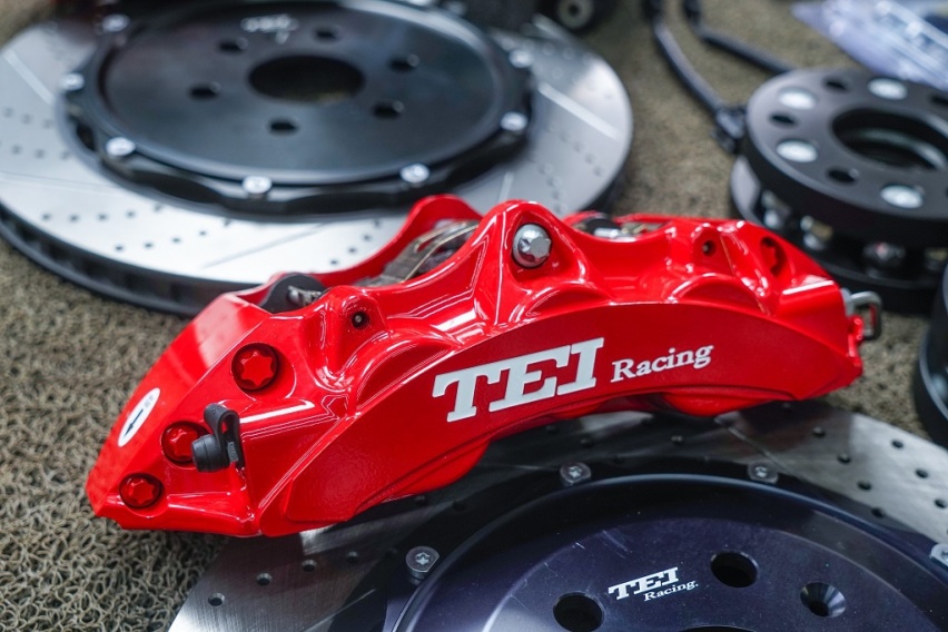 改装案例，凯迪拉克XT6升级TEI Racing前6后S4刹车卡钳套装