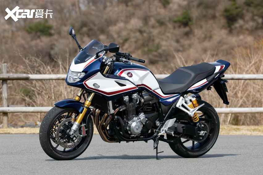 本田CB1300系列双子星摩托详解，四缸动力复古高颜值，骑行更安全