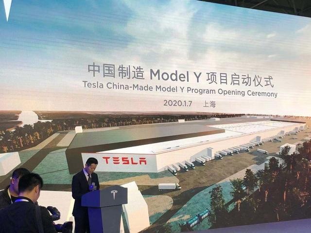 提前预定下一个Model 3？50万的Model Y在想屁吃