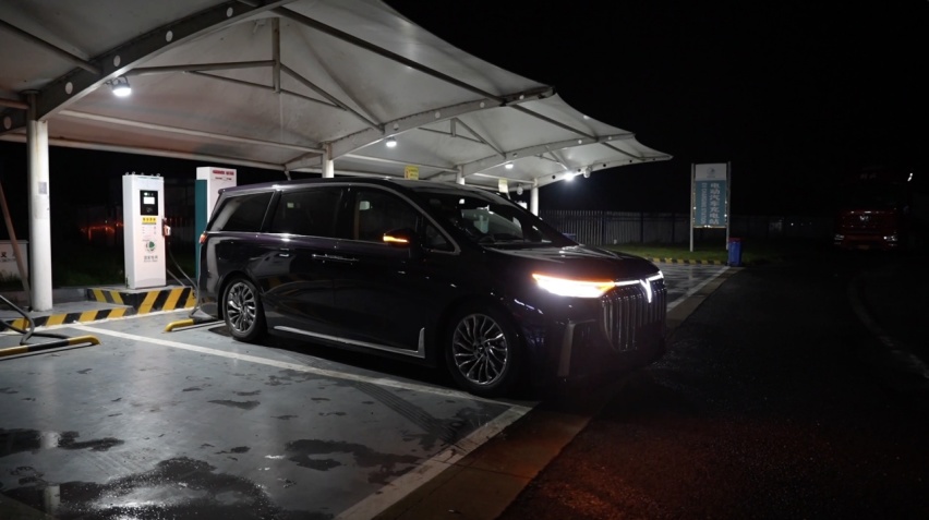 优缺点都在哪？新岚图梦想家1500km长途自驾大挑战，油耗高不高？