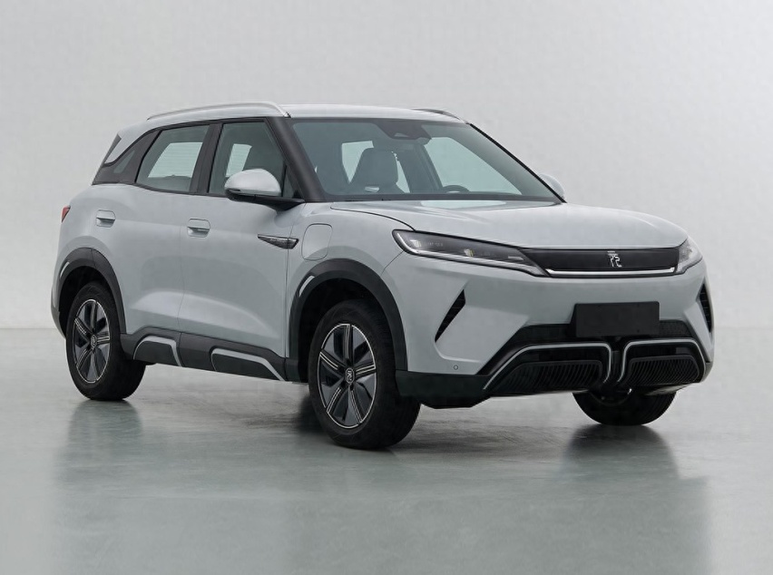 比亚迪全新纯电SUV，元UP实车曝光，外观跟宋L很像