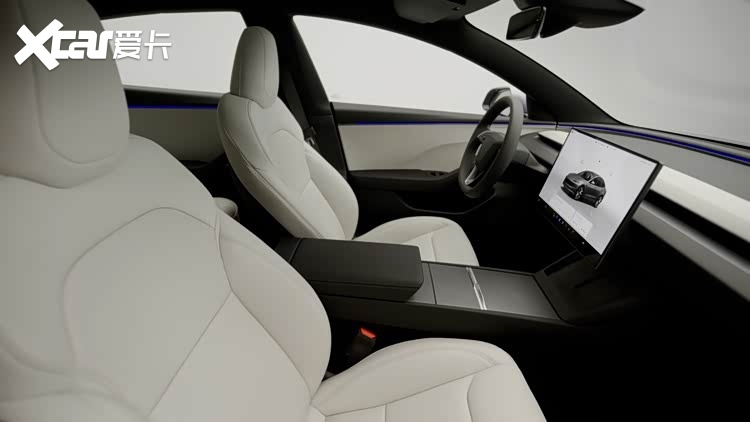 16英寸大屏、黑色顶棚、浅灰内饰一次到位，Model 3进化为完全体