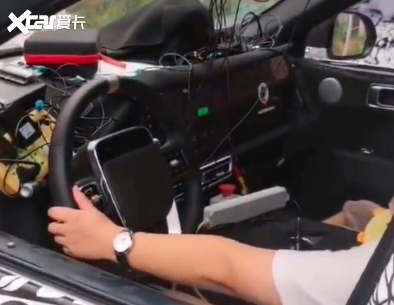 理想L8将于9月30日公布价格 11月初开启交付 搭载五屏交互系统