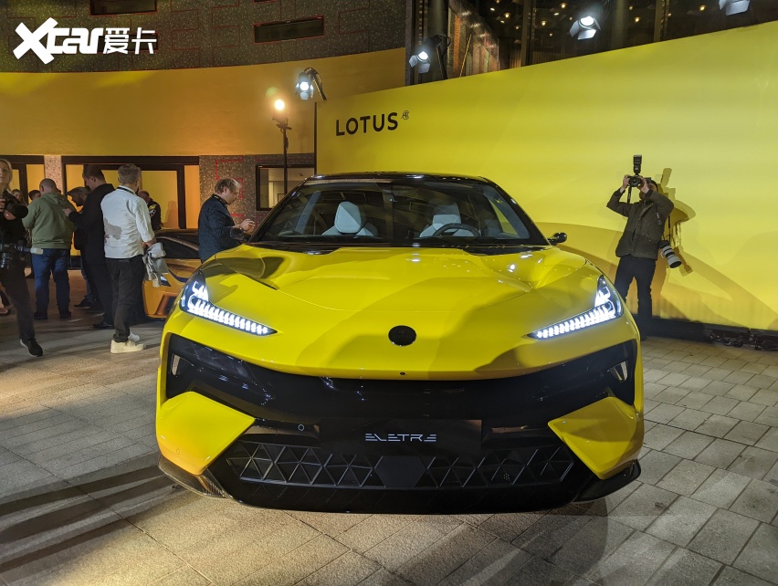 吉利版“兰博基尼Urus”？长超5米1配四座，3秒内破百+空气悬挂