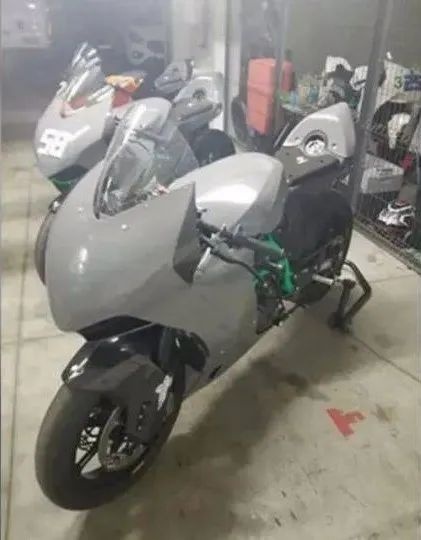 能游刃有余地穿梭在赛道与街道的中量级仿赛们，难道不香吗？