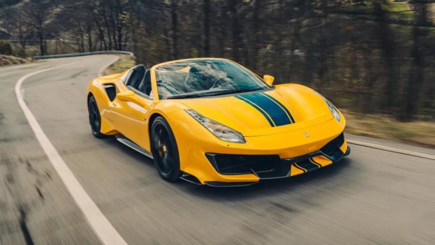法拉利488 Pista Spider：敞篷也能跑得快