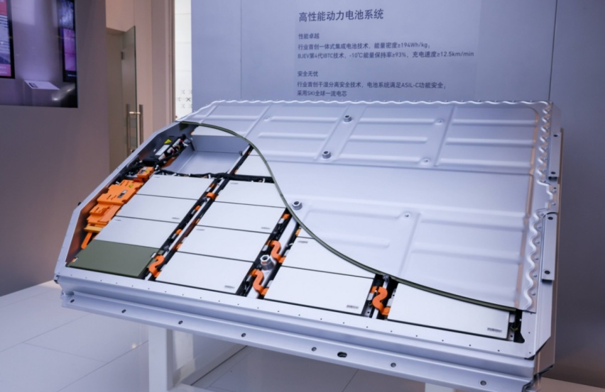 续航焦虑？极狐阿尔法S：真实续航近700km，不给你焦虑的机会