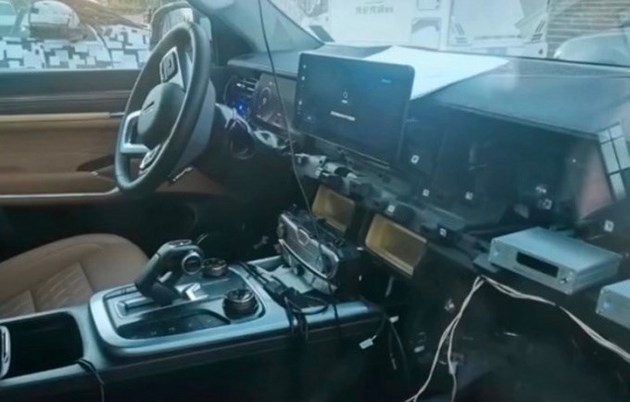 首搭3.0T+9AT的车型，坦克600内饰谍照曝光