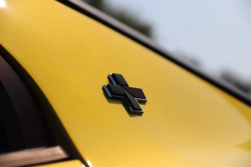 这绝对是20万内，年轻人能买到最好的性能车！