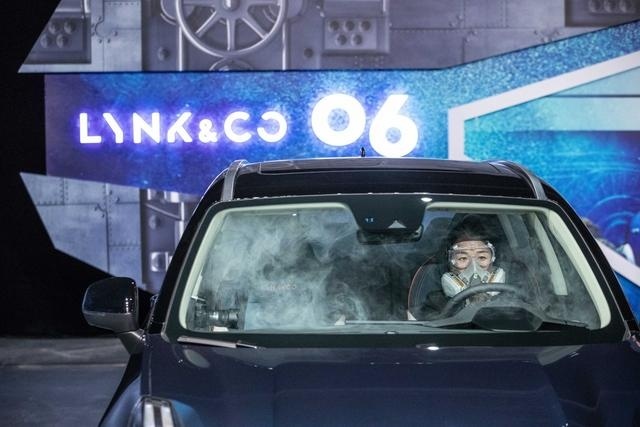未上市先翻车，领克06三大黑科技护体硬闯机能挑战