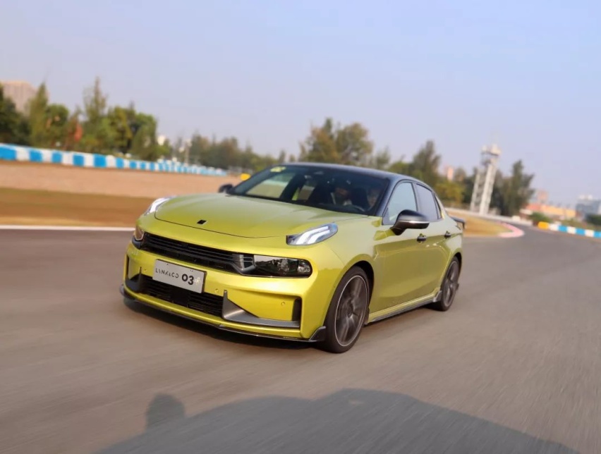这绝对是20万内，年轻人能买到最好的性能车！