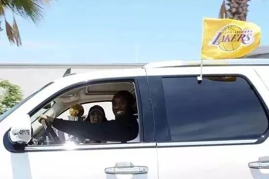 致青春，盘点那些年科比开过的车，哪款是他的最爱？