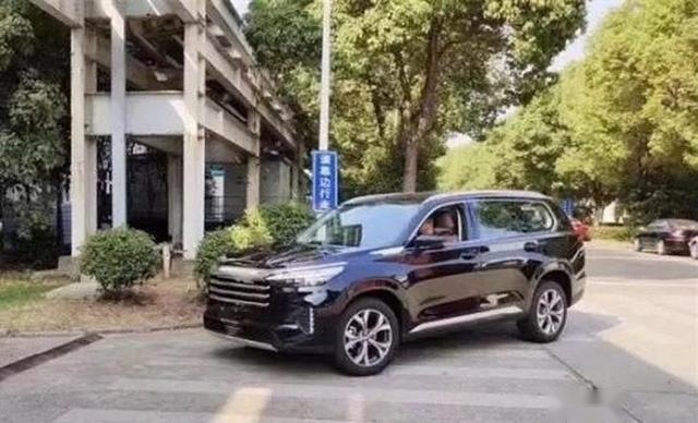 星途VX实车无伪亮相街头，搭载1.6T发动机，动力充沛/内饰