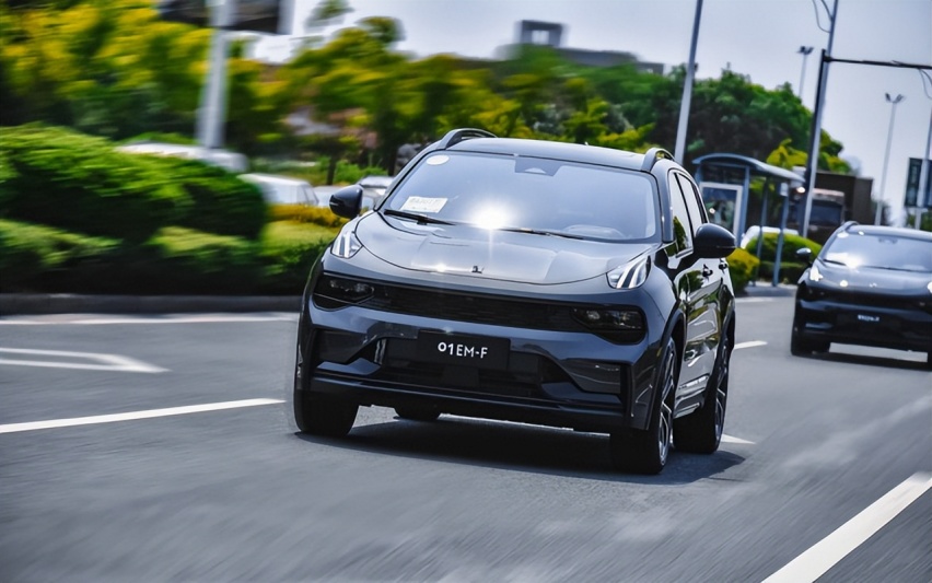 领克01 EM-F：潮流年轻人买的第一台混动SUV