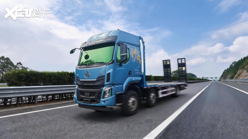 乘龙H5 6×2平板运输车：玉柴黄金动力加持 助您高效创富