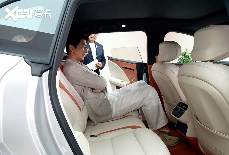 【E汽车】阿维塔 07L内饰首发开箱