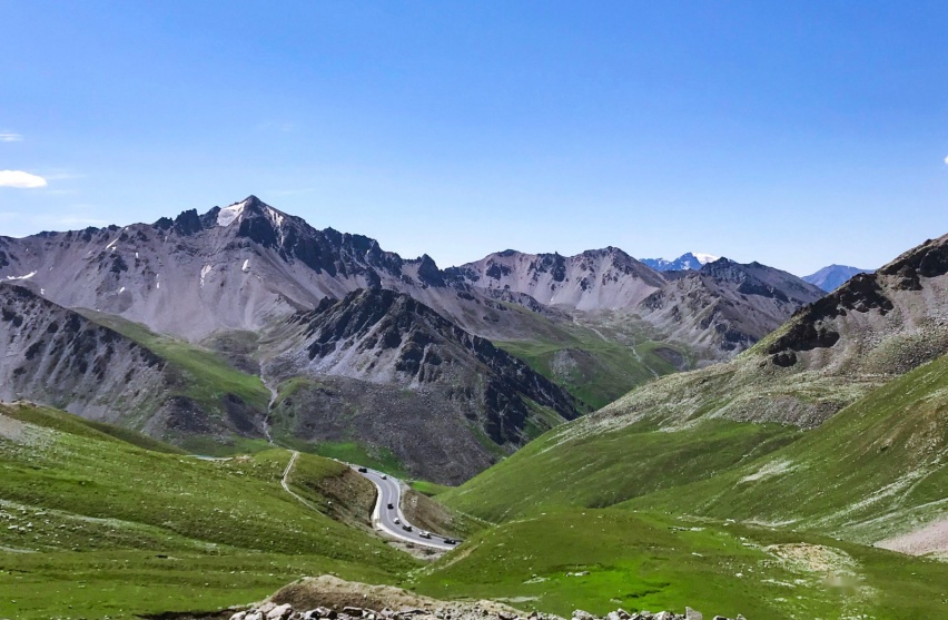 瑞虎8，猛虎出山！天山行！