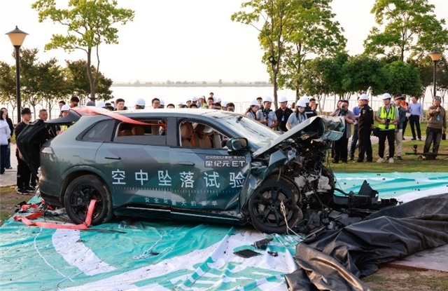 星纪元ET高空坠落，奇瑞哗众取宠还是安全无死角？