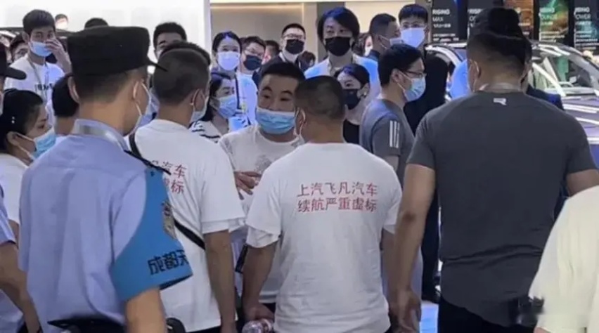 【e汽车】315汽车红黑榜|销量暴跌9成 维权阴影下的飞凡汽车难非凡
