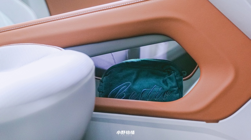 舒适不是唯一标签，整车升级的全新途昂，7座大空间更具探索勇气