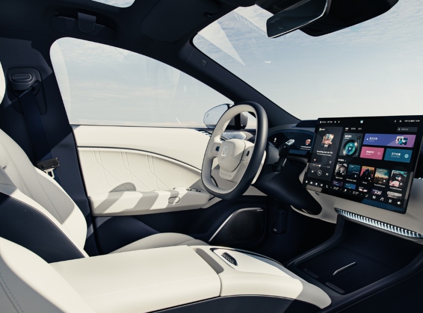特斯拉Model 3迎来强敌，续航达870km，2.84秒破百