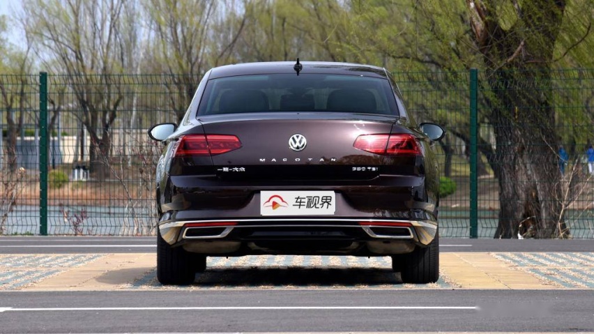 手握20万买专车 帕萨特和迈腾选哪个？为什么老司机都这样讲