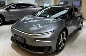 小鹏P7+增程版对比纯电版，增程器谁家的？45L大油箱