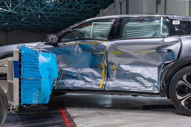 全球品质不止应试 凡尔赛C5 X“超纲”获评C-NCAP“五星”