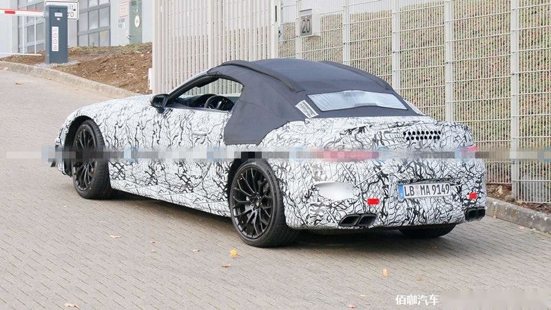 mercedes-amg-sl-class-spy-photos-black-roof-up-hill.jpg