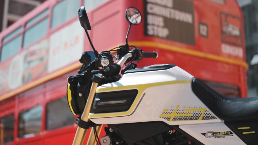 新车｜轻松玩转都市，17980元潮流机车无极Q250，TCS保护你的安