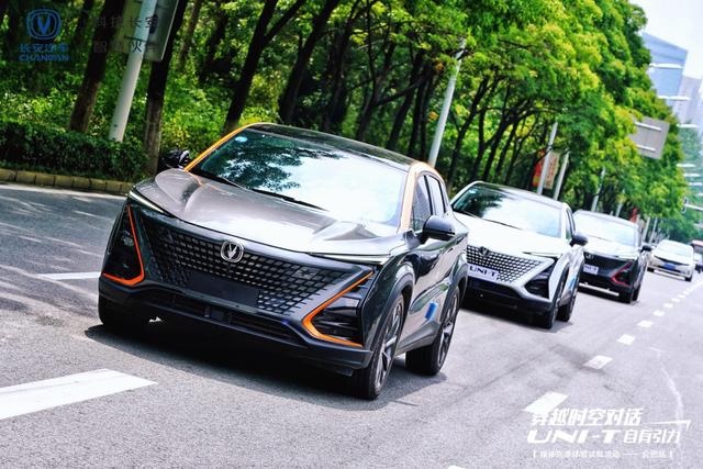 拥有一台能和你互动的SUV，是怎样的体验？试驾长安UNI-T