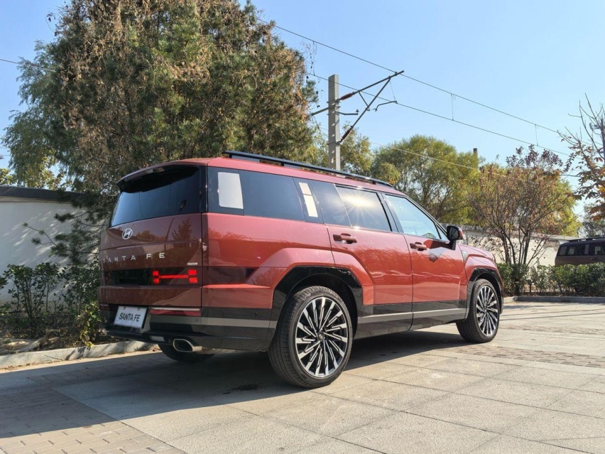 30万内最好的轻野中大型SUV 第五代胜达试过才知道是真香