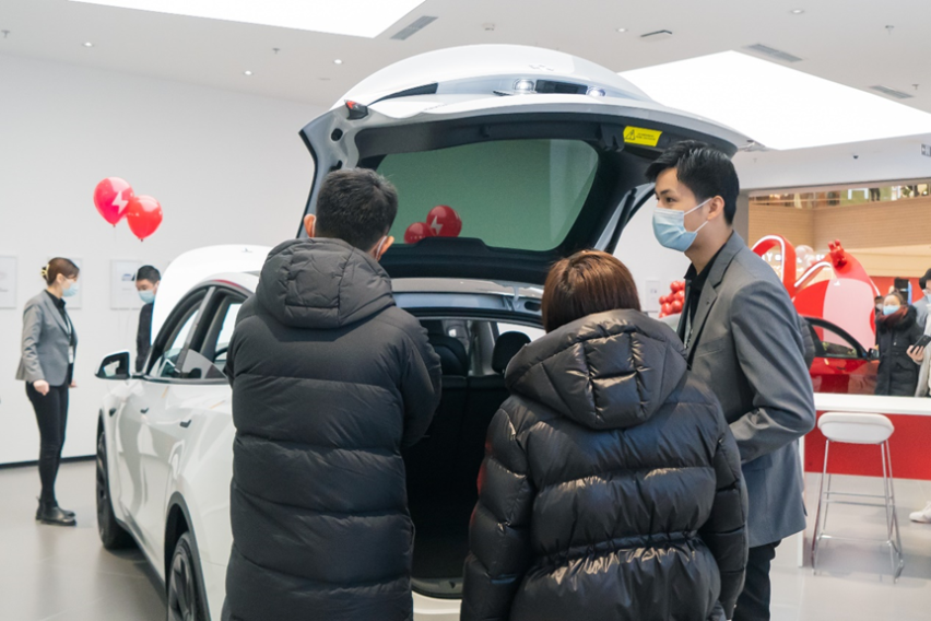 Model X Plaid空降大连  特斯拉在“浪漫之都”现场圈粉